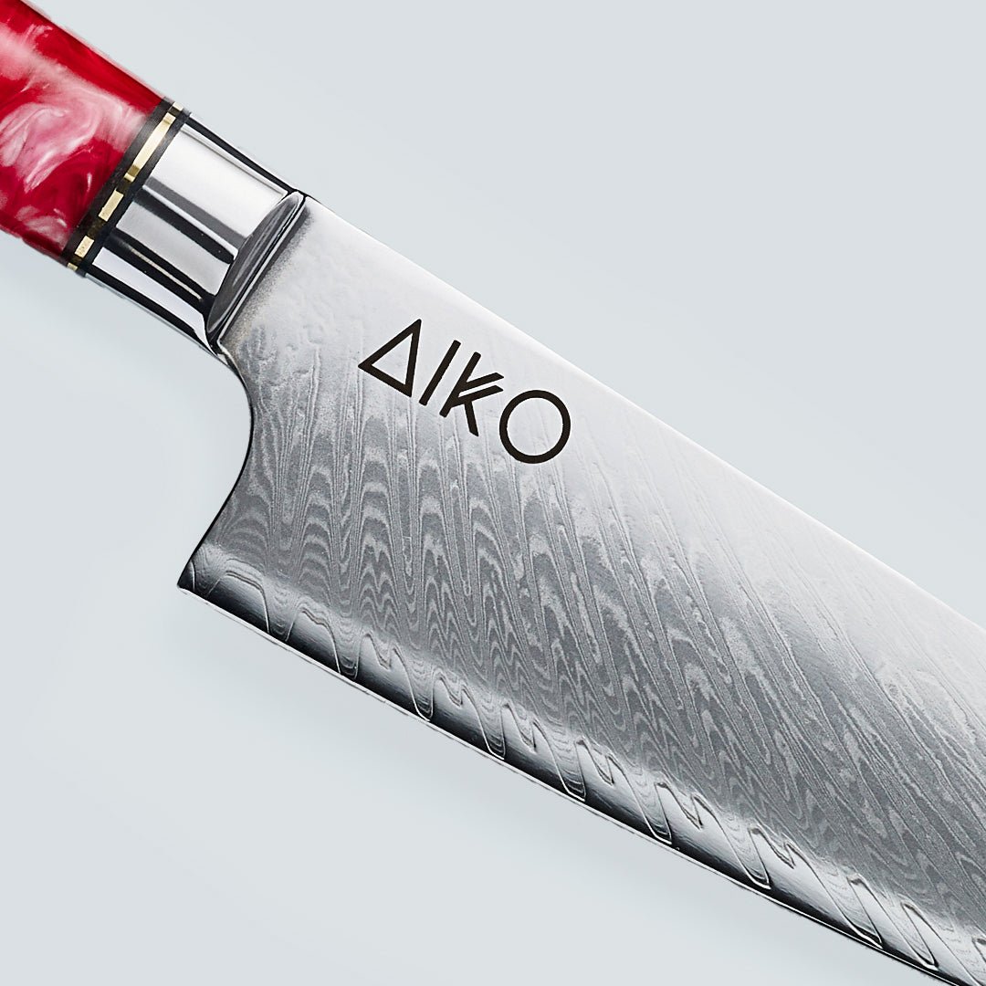 Cuțit din oțel Damasc Aiko Red (あいこ, アイコ) cu mâner din rășină roșie colorată